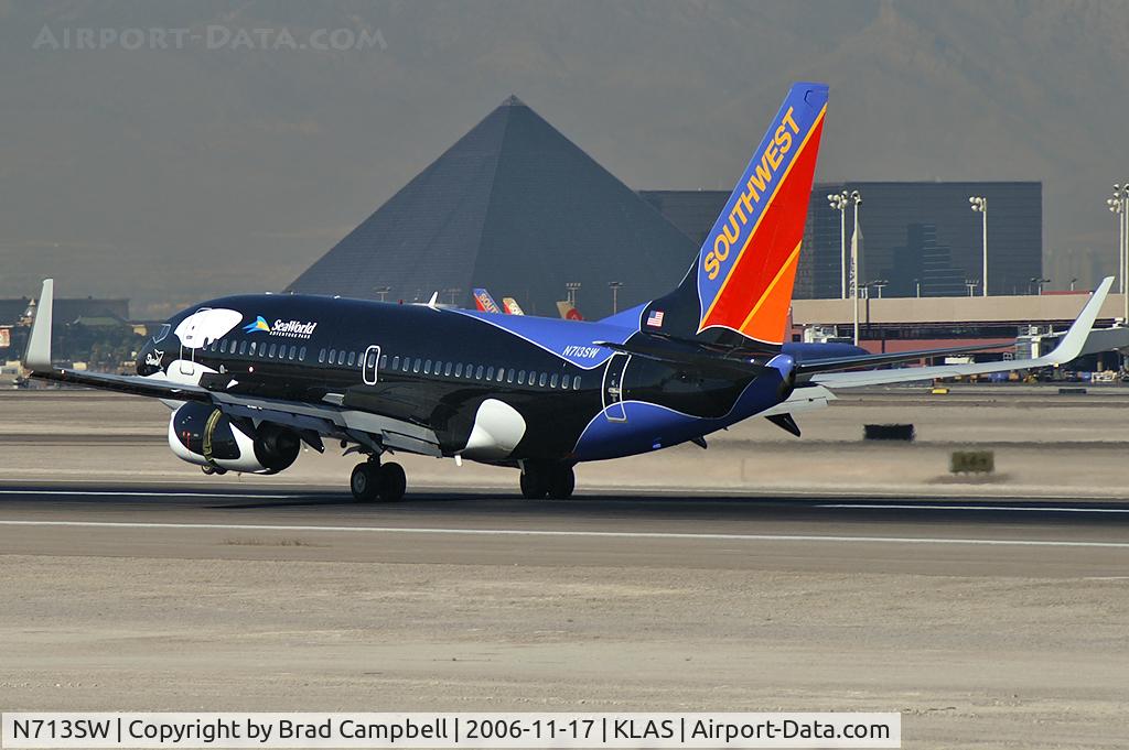 N713SW, 1998 Boeing 737-7H4 C/N 27847, Southwest Airlines - 'Shamu' / 1998 Boeing 737-7H4