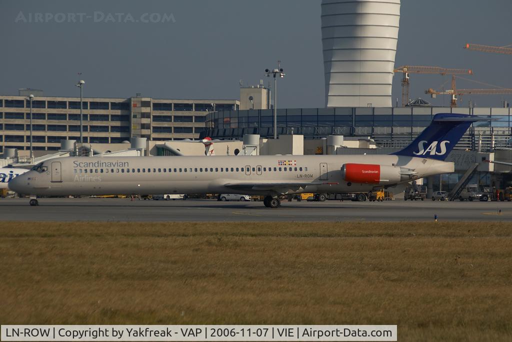 LN-ROW, 1986 McDonnell Douglas MD-82 (DC-9-82) C/N 49438, SAS NMD80