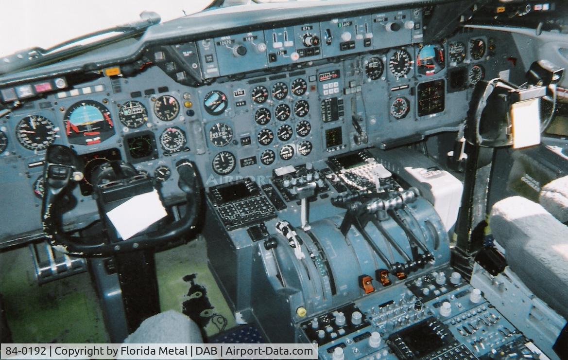 84-0192, 1984 McDonnell Douglas KC-10A Extender C/N 48231, KC-10 Tanker cockpit