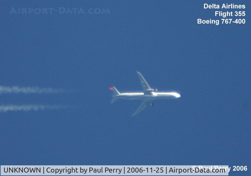 UNKNOWN, Contrails Various C/N Unknown, The sleek 767, pretty even at 36000 feet