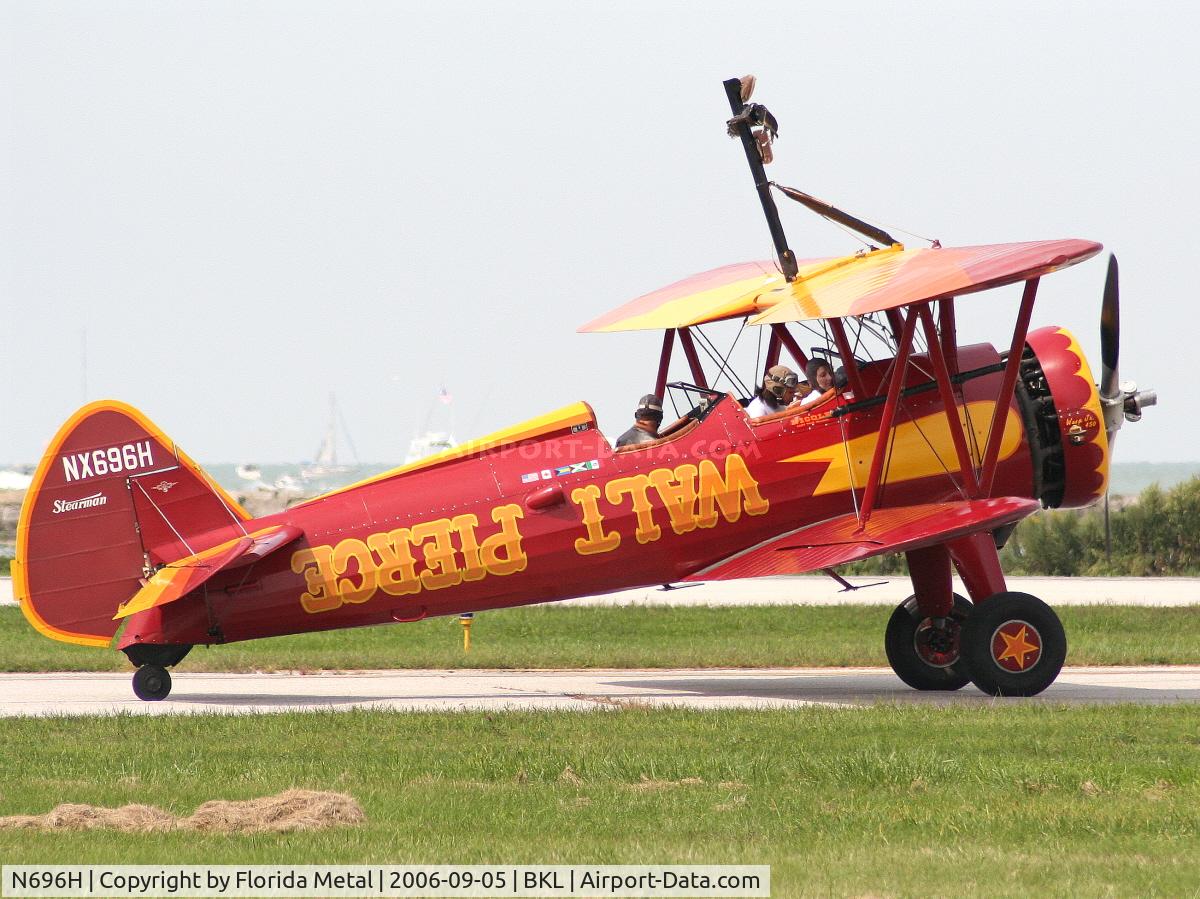N696H, 1942 Boeing A75 C/N 75-3326, Performing at Cleveland