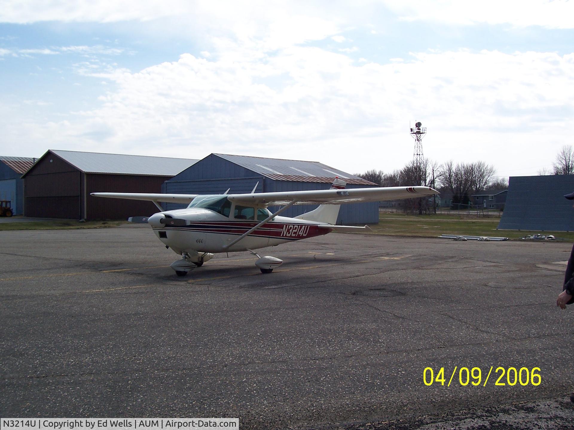 N3214U, 1963 Cessna 182F Skylane C/N 18254614, On the ramp