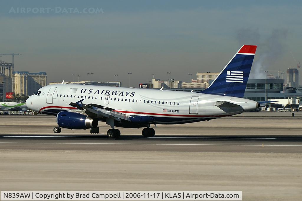 N839AW, 2006 Airbus A319-132 C/N 2669, US Airways / 2006 Airbus A319-132 / Somewhere behind the terminal, something is on fire.