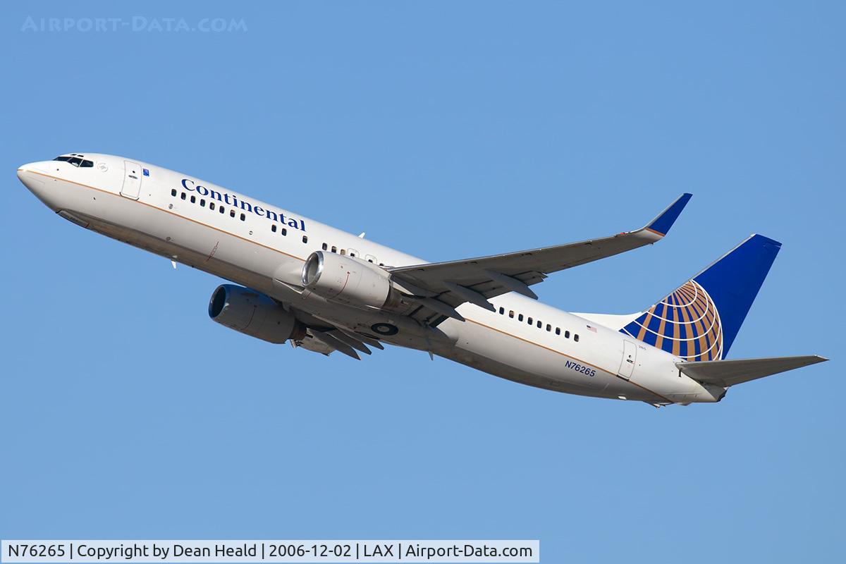 N76265, 2001 Boeing 737-824 C/N 31585, Continental Airlines N76265 (FLT COA494) climbing out from RWY 25R enroute to George Bush Intercontinental Houston (KIAH).