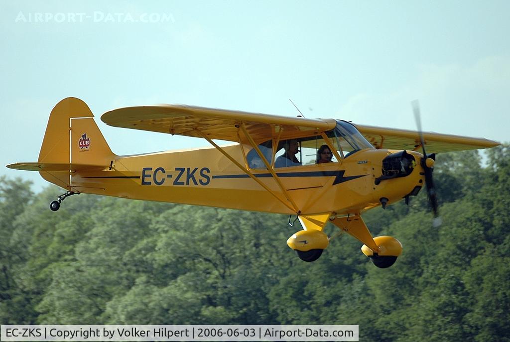 EC-ZKS, 1945 Piper J3C-65 Cub Cub C/N 1247, Piper J-3