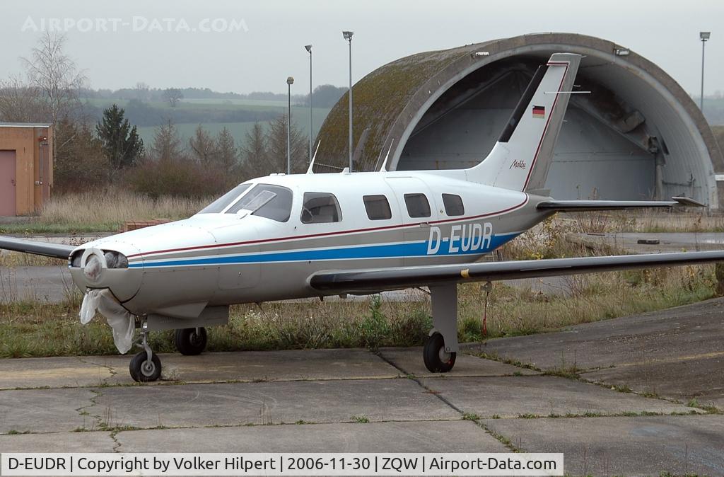 D-EUDR, 1986 Piper PA-46-310P Malibu Malibu C/N 46-08040, Something is mithing at this PA-46