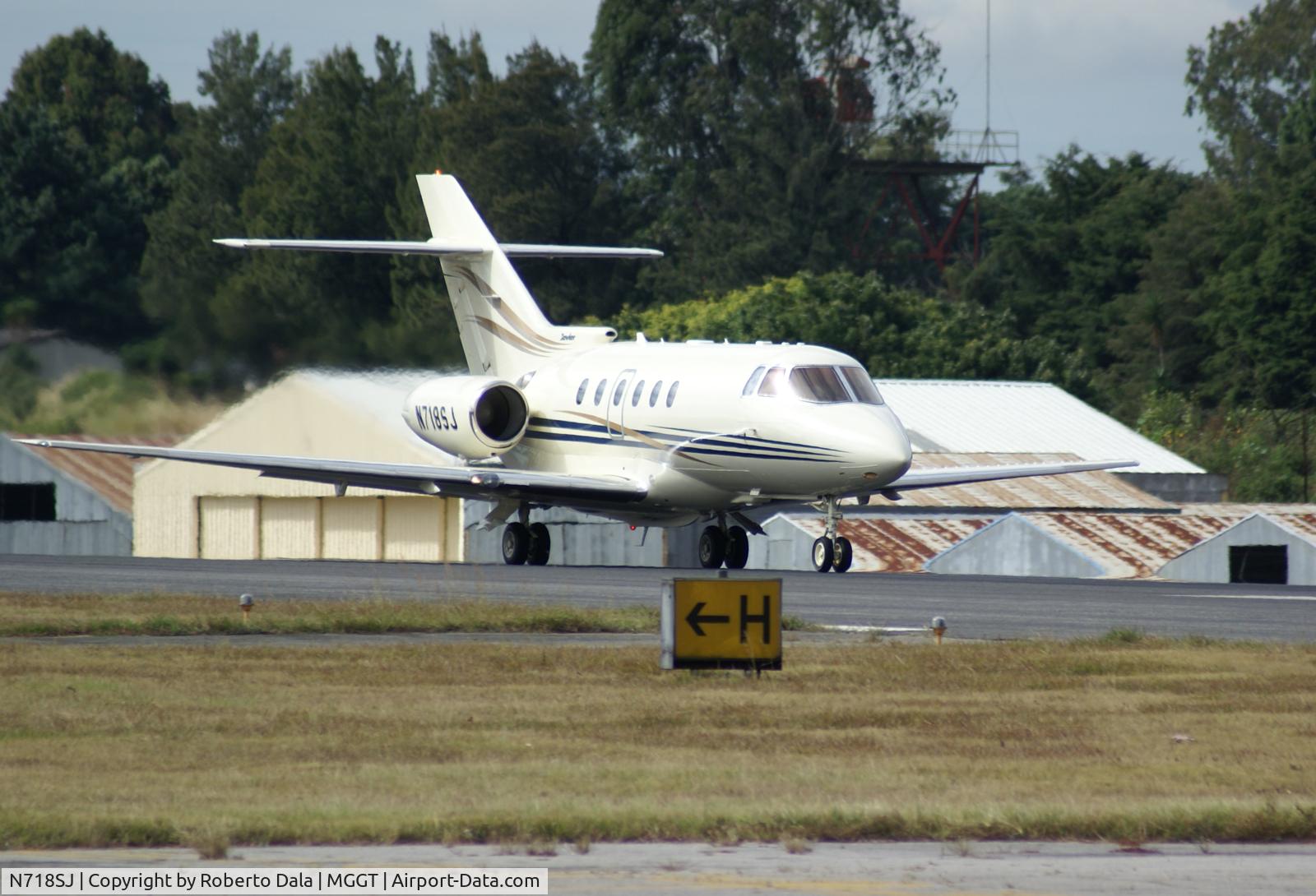 N718SJ, 2005 Raytheon Hawker 800XP C/N 258718, Taking of at La Aurora International(Guatemala) flying to Fort Lauderdale.