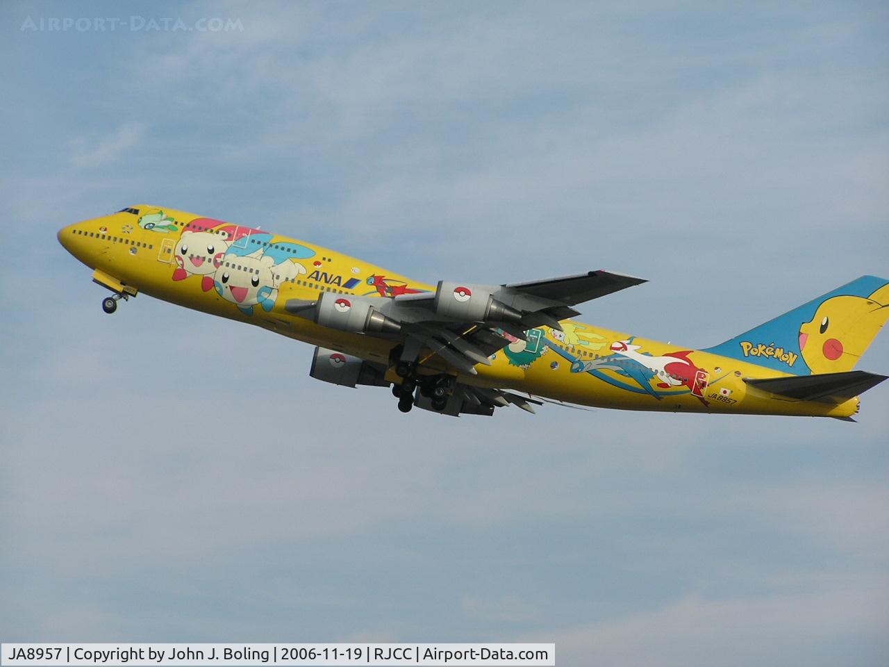 JA8957, Boeing 747-481 C/N 25642, Bright 747 departing New Chitose Airport