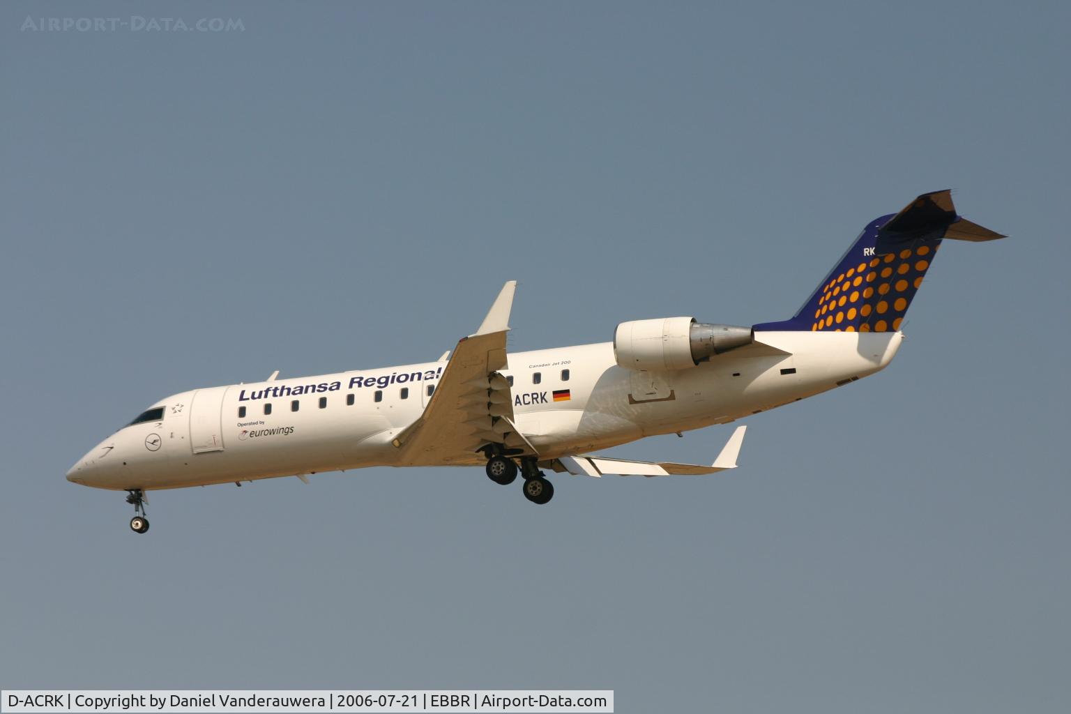 D-ACRK, 2004 Bombardier CRJ-200ER (CL-600-2B19) C/N 7901, descending to rwy 25L