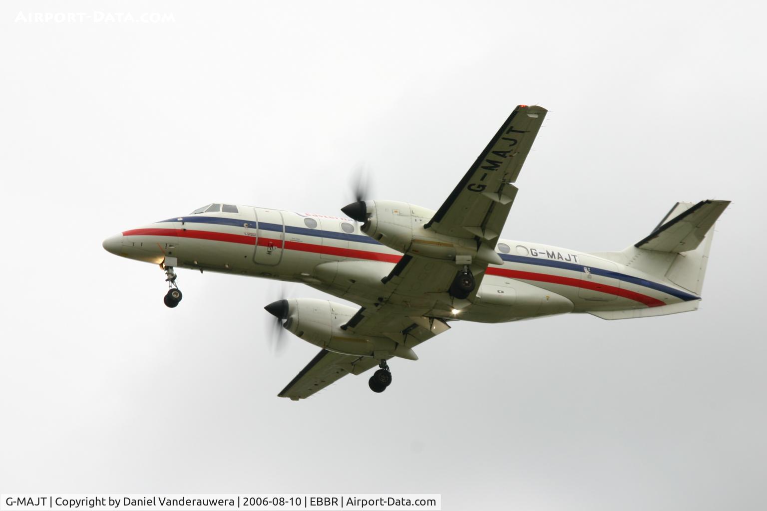 G-MAJT, 1994 British Aerospace Jetstream 41 C/N 41040, descending to rwy 25R