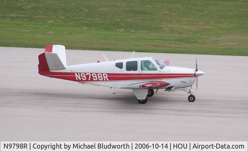 N9798R, 1960 Beech M35 Bonanza C/N D-6330, Rolls for take off on 17. Shot from the Air Terminal Museum