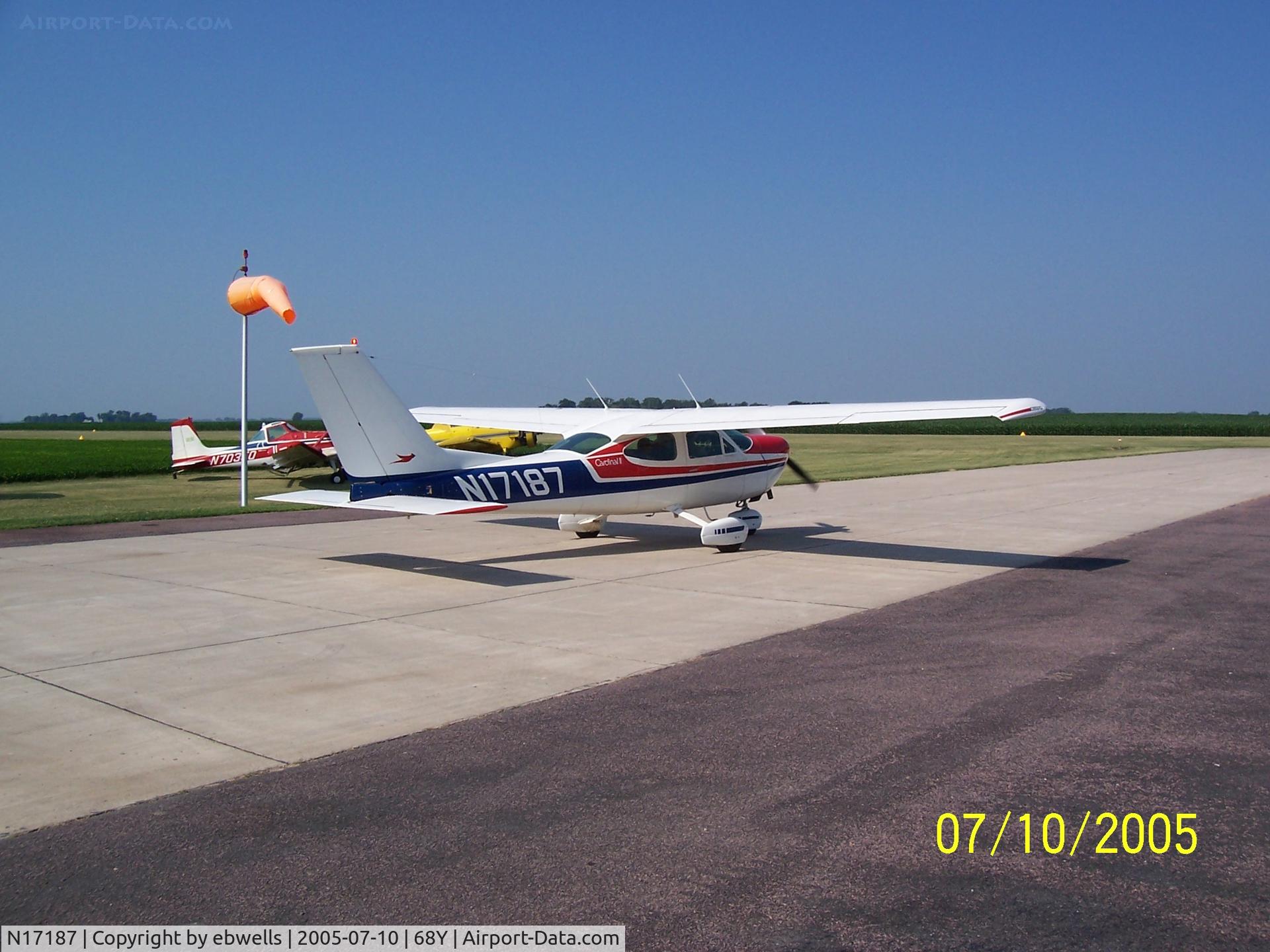 N17187, 1976 Cessna 177B Cardinal C/N 17702514, 68Y Fly In