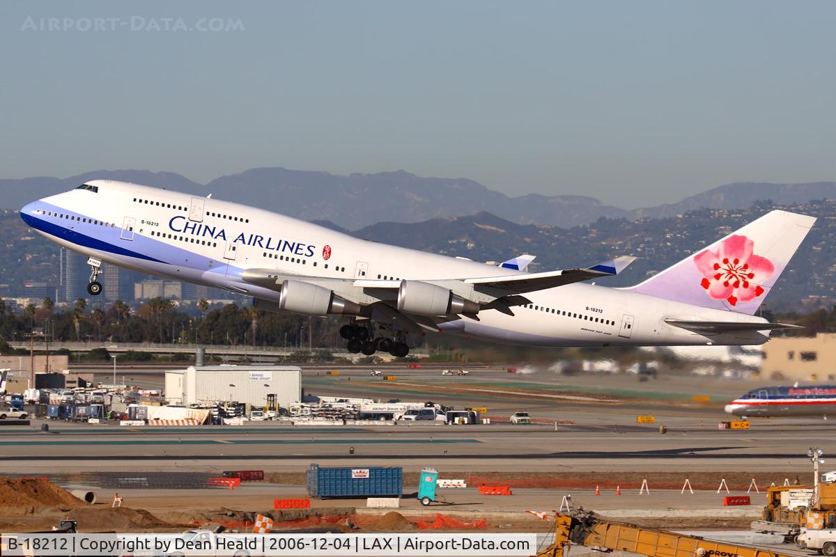 B-18212, 2005 Boeing 747-409 C/N 33736, Dynasty 5 climbing out from RWY 25R enroute to Chiang Kai Shek Int'l (RCTP).