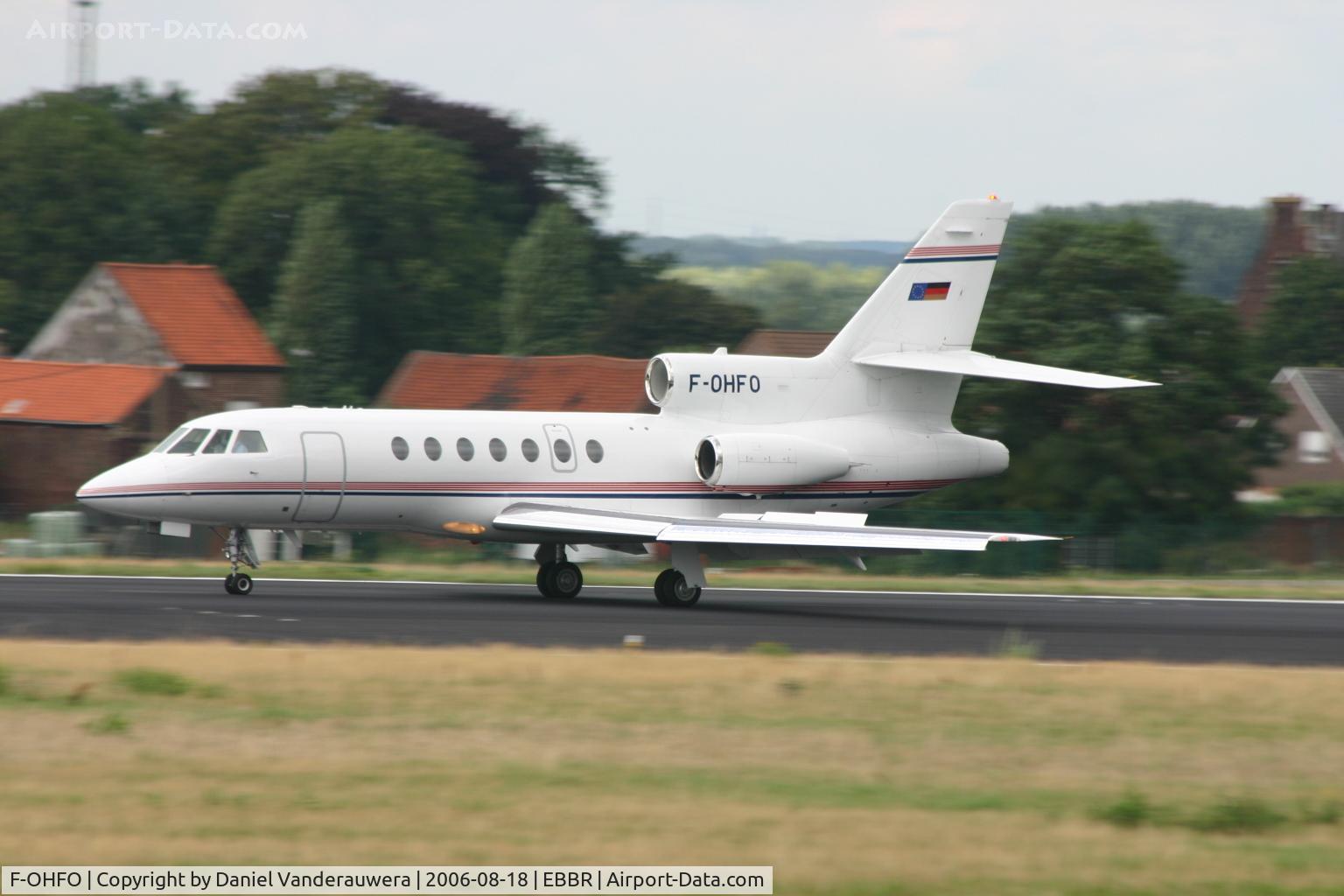 F-OHFO, 1998 Dassault Falcon 50EX C/N 267, landing on rwy 25L