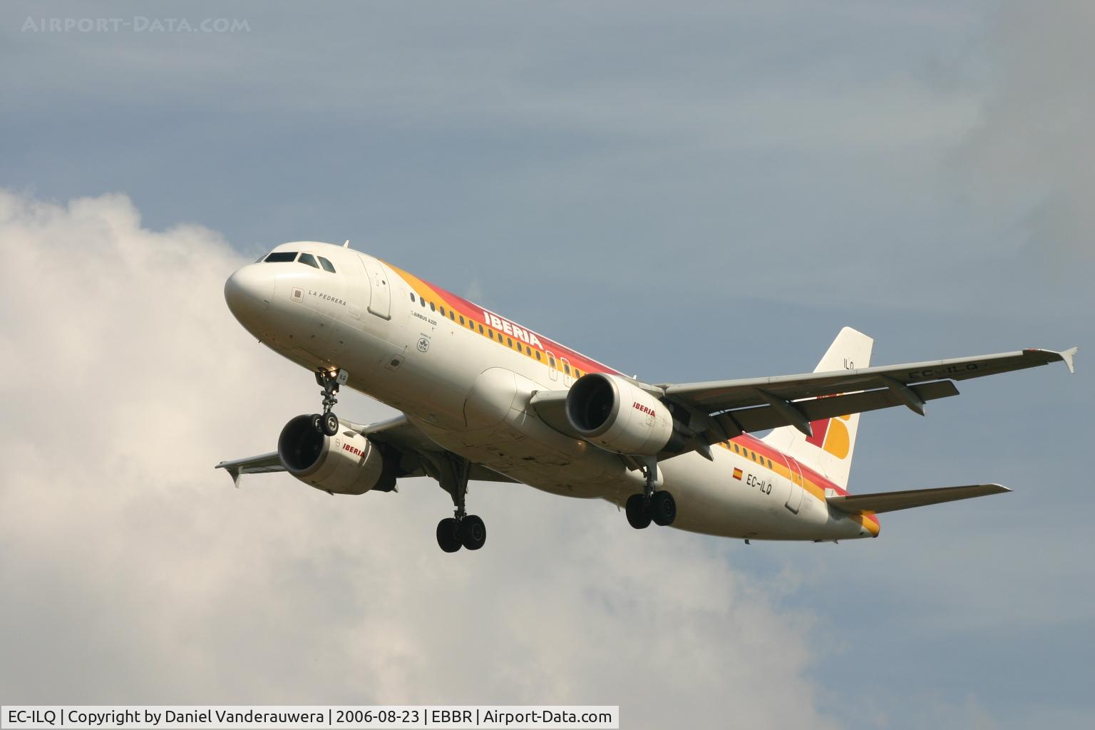 EC-ILQ, 2002 Airbus A320-214 C/N 1736, arrival of La Pedrera
