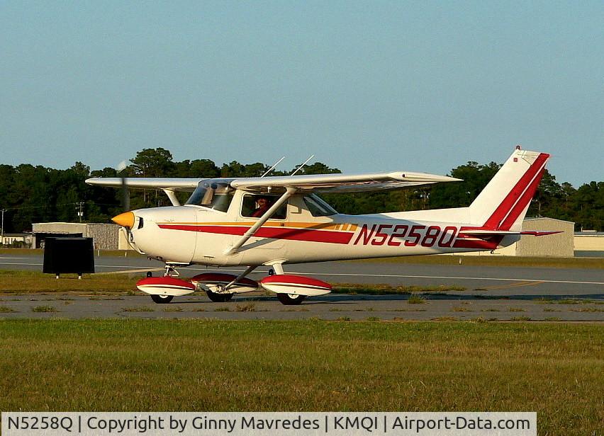 N5258Q, 1972 Cessna 150L C/N 15073158, Run Up being performed and waiting for departure