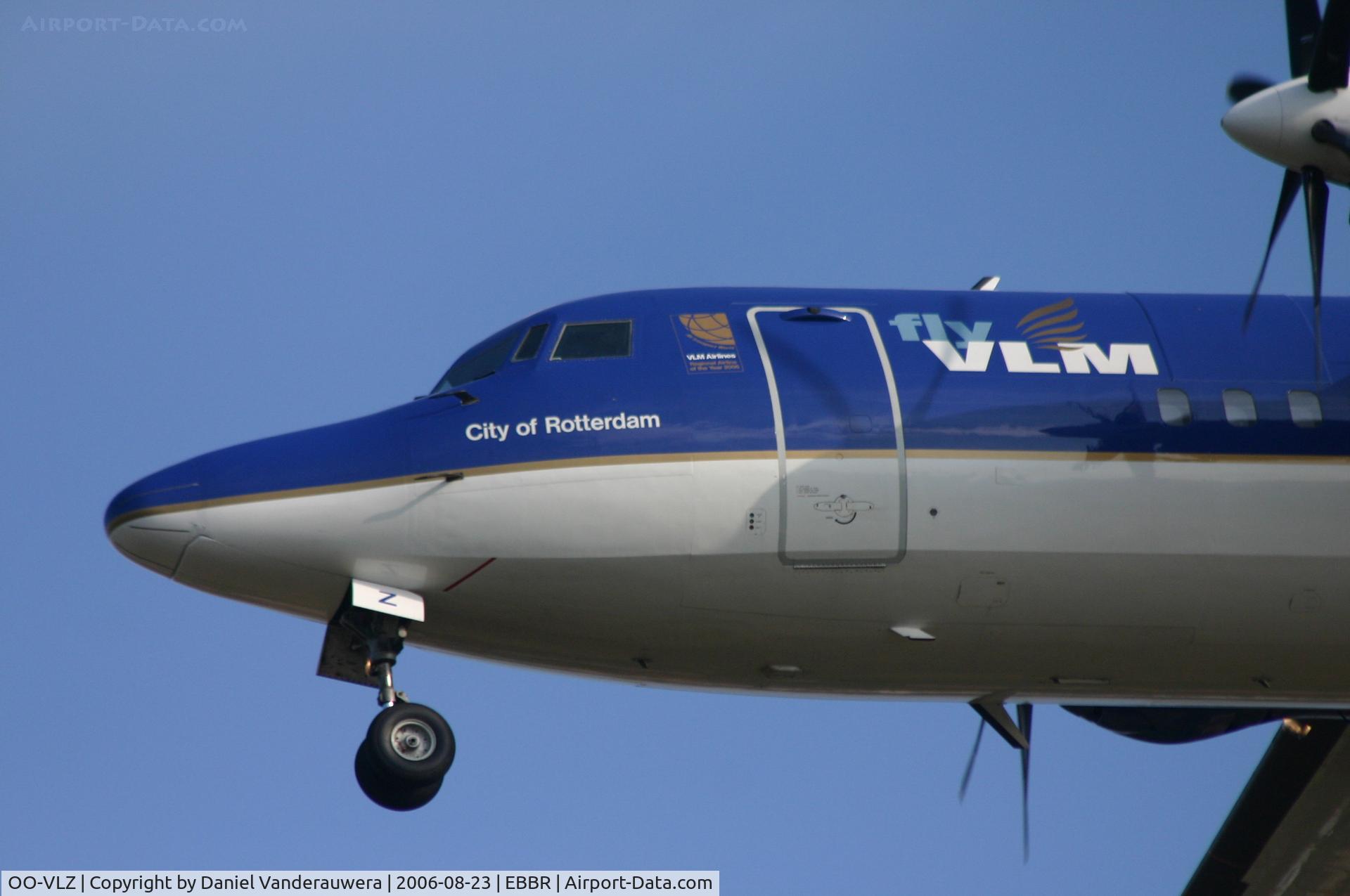 OO-VLZ, 1992 Fokker 50 C/N 20264, descending to rwy 25R