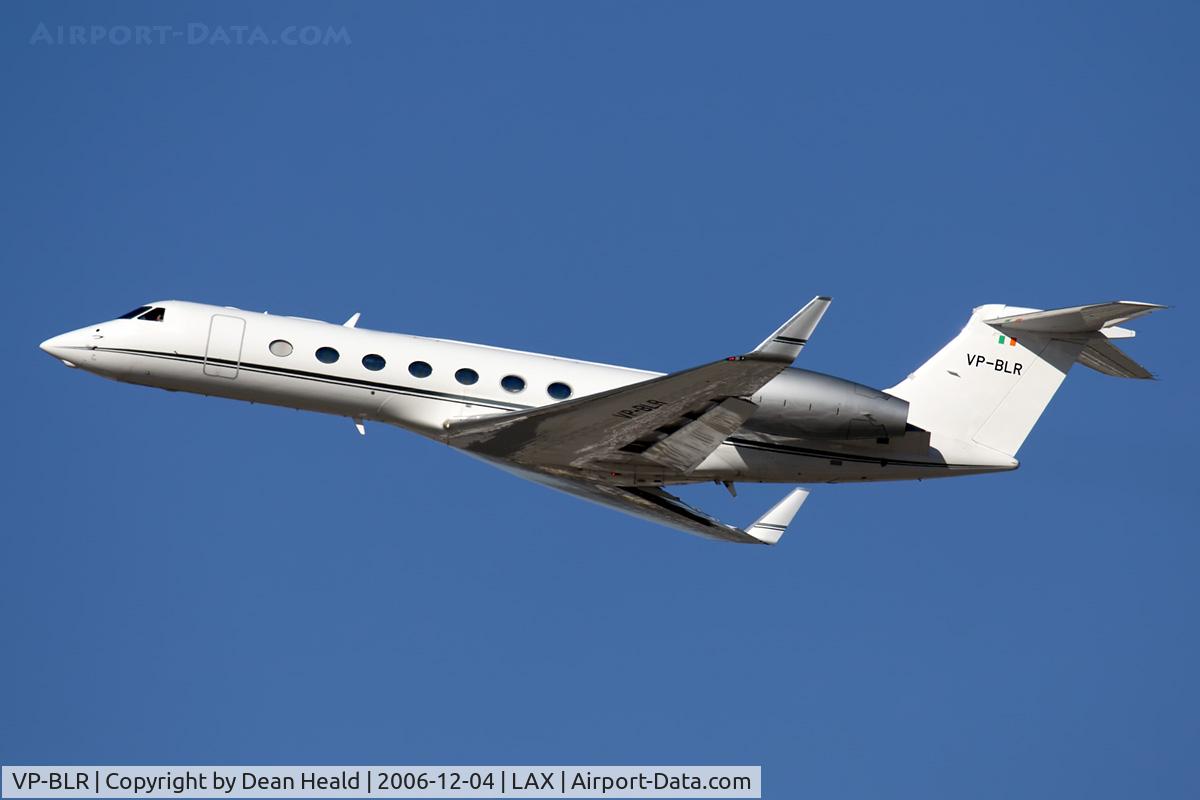 VP-BLR, Gulfstream Aerospace V-SP G550 C/N 5059, International Jet Club G550 (VP-BLR) climbing out from RWY 25R enroute to Faleolo Int'l (NSFA) - Samoa.