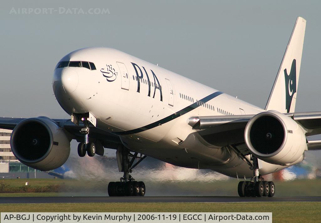 AP-BGJ, 2003 Boeing 777-240/ER C/N 33775, PIA 777