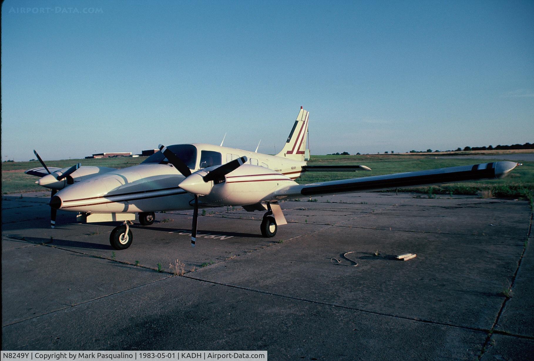 N8249Y, Piper PA-34-220T C/N 348233175, Piper PA-34-220T