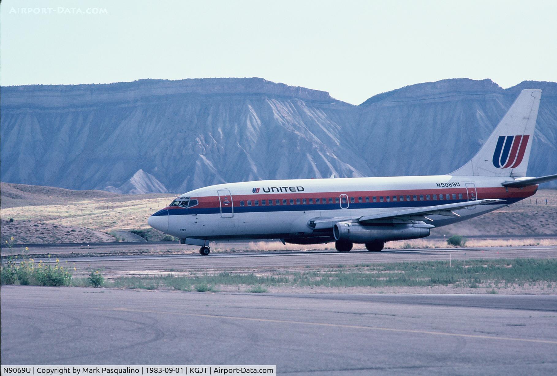 N9069U, 1969 Boeing 737-222 C/N 19950, Boeing 737-200