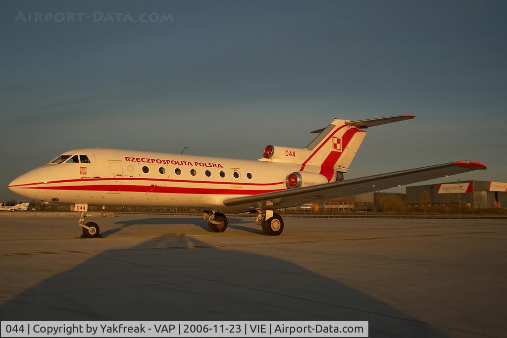 044, 1978 Yakovlev Yak-40 C/N 9840659, Polish Air Force Yakovlev 40