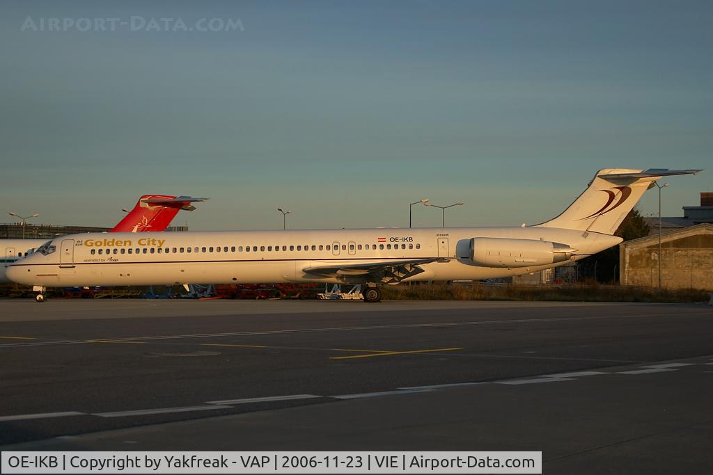 OE-IKB, 1986 McDonnell Douglas MD-83 (DC-9-83) C/N 49448, Golden City (Map Jets) MD80