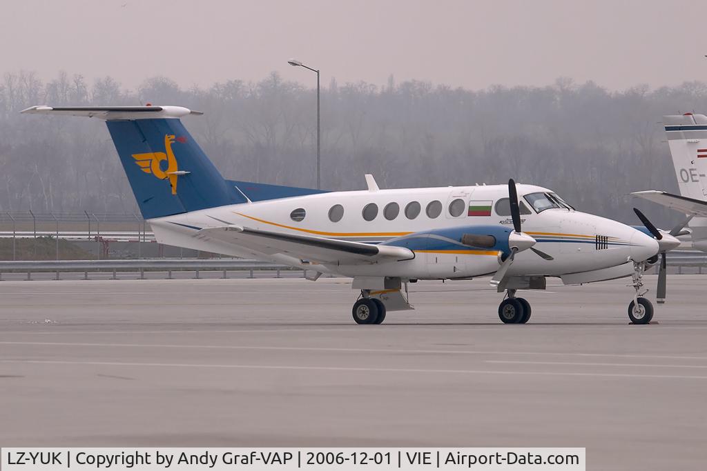 LZ-YUK, 1975 Beech 200 Super King Air C/N BB-82, Naftex Beech 200