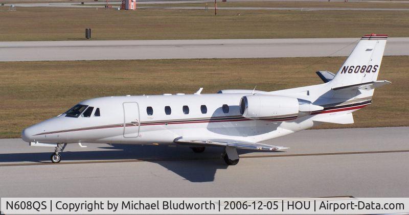 N608QS, 2002 Cessna 560XL Citation Excel C/N 560-5308, Taxiis by the Air Terminal Museum