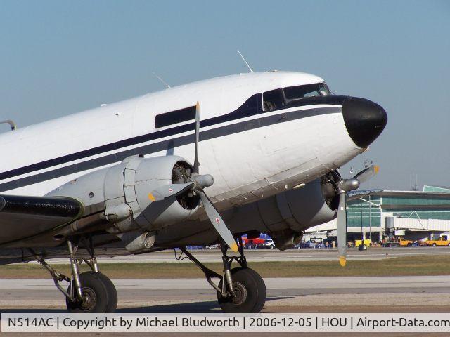 N514AC, 1944 Douglas DC3C (R4D6) C/N 26558, On the ramp