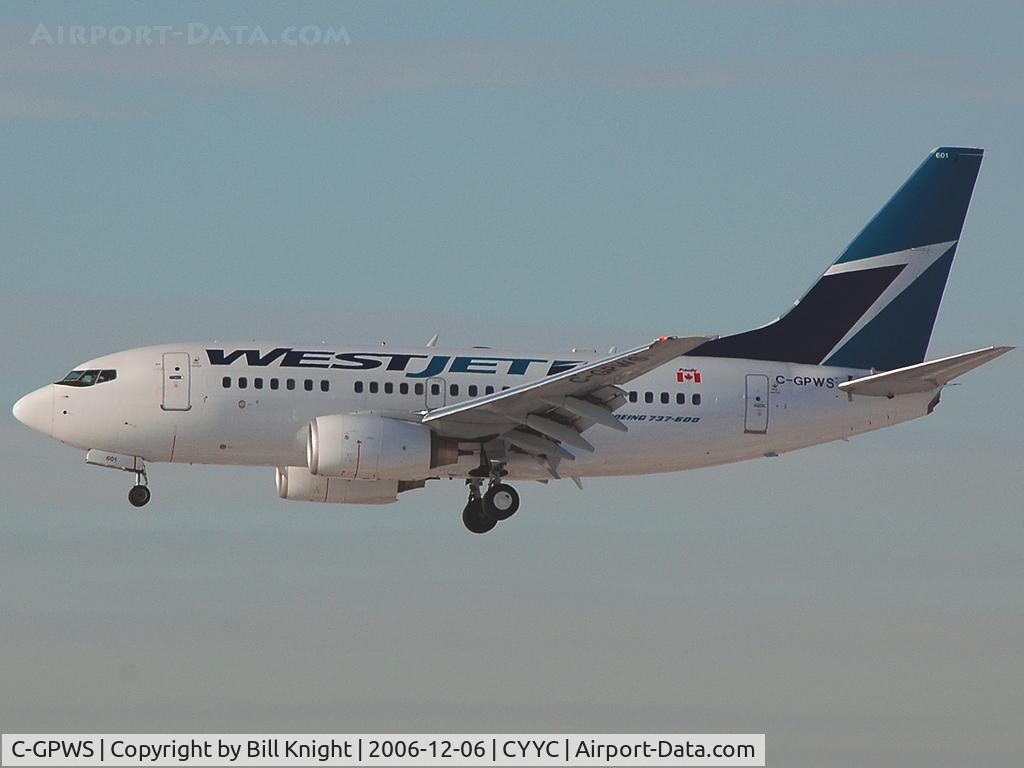 C-GPWS, 2005 Boeing 737-6CT C/N 34284, Westjets first 600 - fin # 601 - on short final for 16