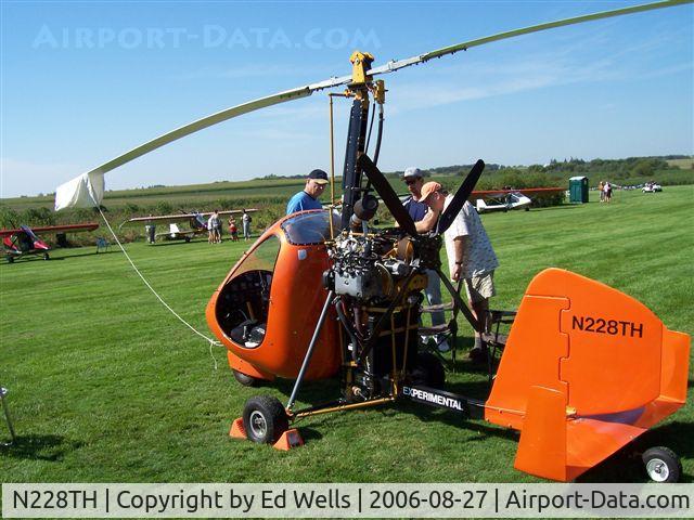 N228TH, 2004 RAF 2000 GTX SE C/N H2-02-13-542, Wannamingo Fly In