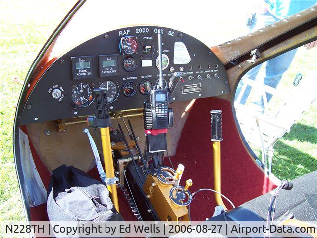 N228TH, 2004 RAF 2000 GTX SE C/N H2-02-13-542, Wannamingo