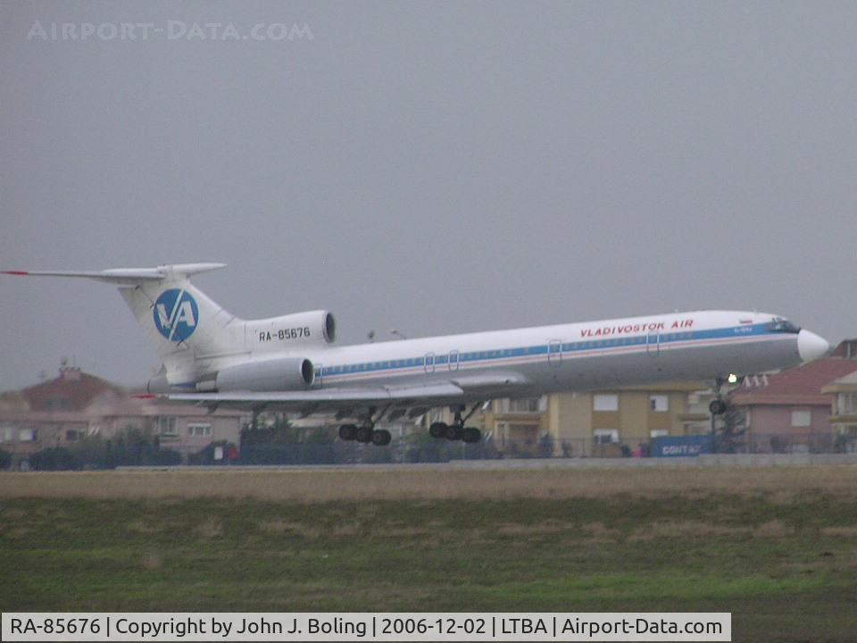 RA-85676, 1990 Tupolev Tu-154M C/N 90A836, TU-154 just prior to touchdown at Ataturk Airport, Istanbul, Turkey