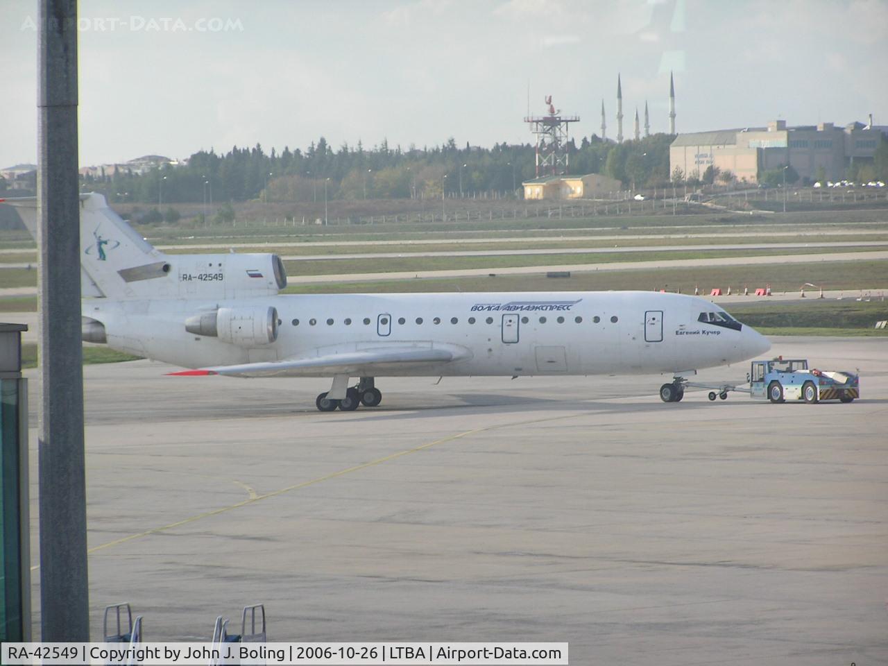 RA-42549, 1981 Yakovlev Yak-42D C/N 11040105, YAK-42 push back at Ataturk Airport, Istanbul, Turkey