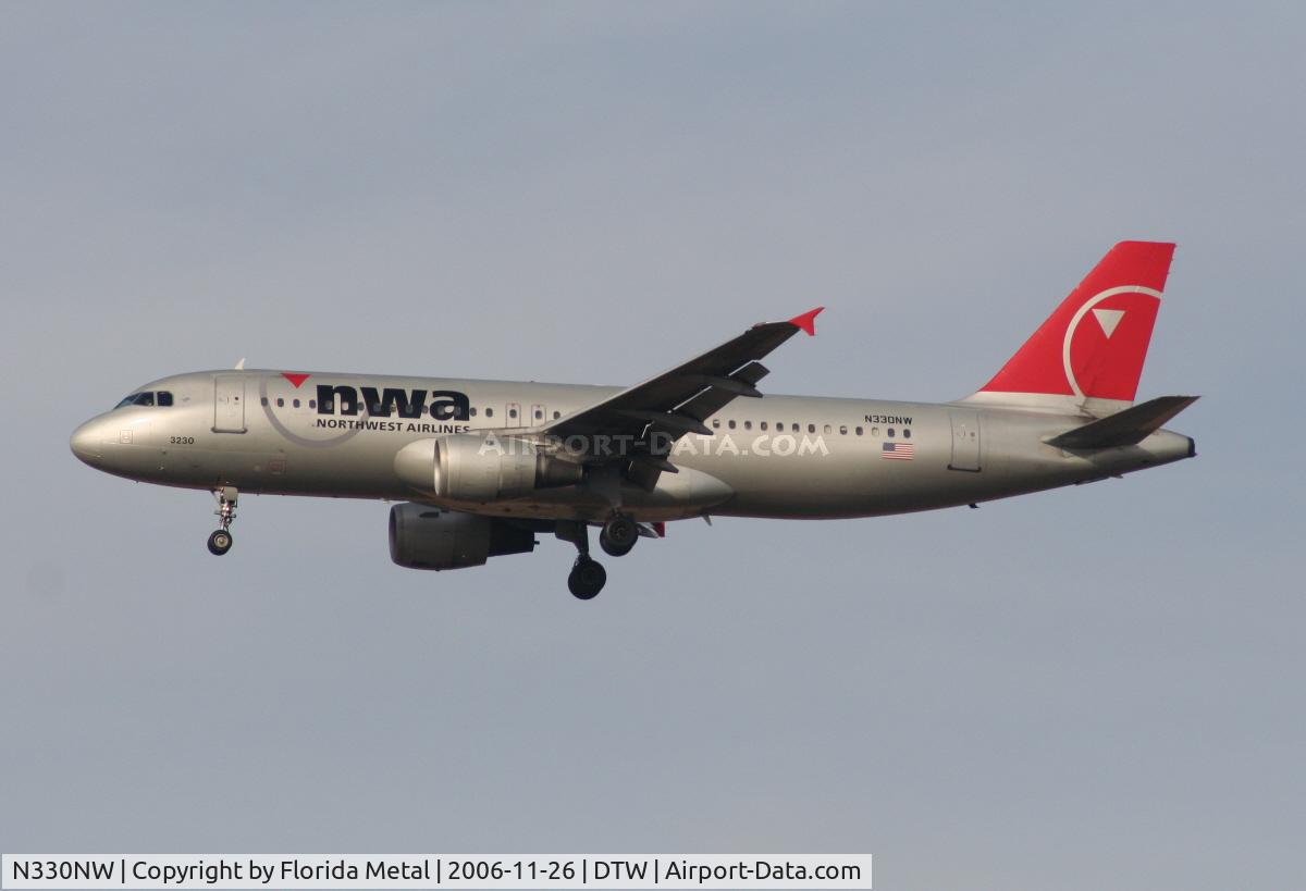 N330NW, 1992 Airbus A320-211 C/N 307, Northwest A320