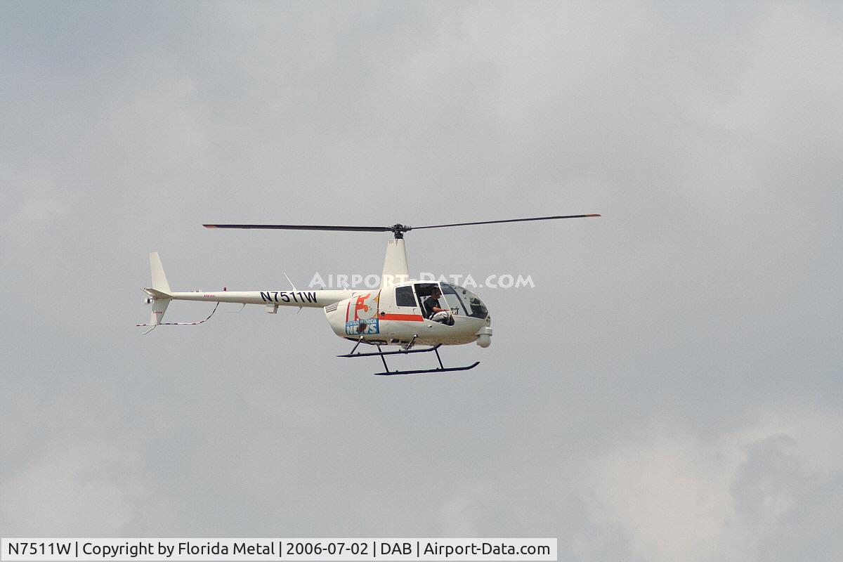 N7511W, 2002 Robinson R44 C/N 1198, Channel 13 News Orlando