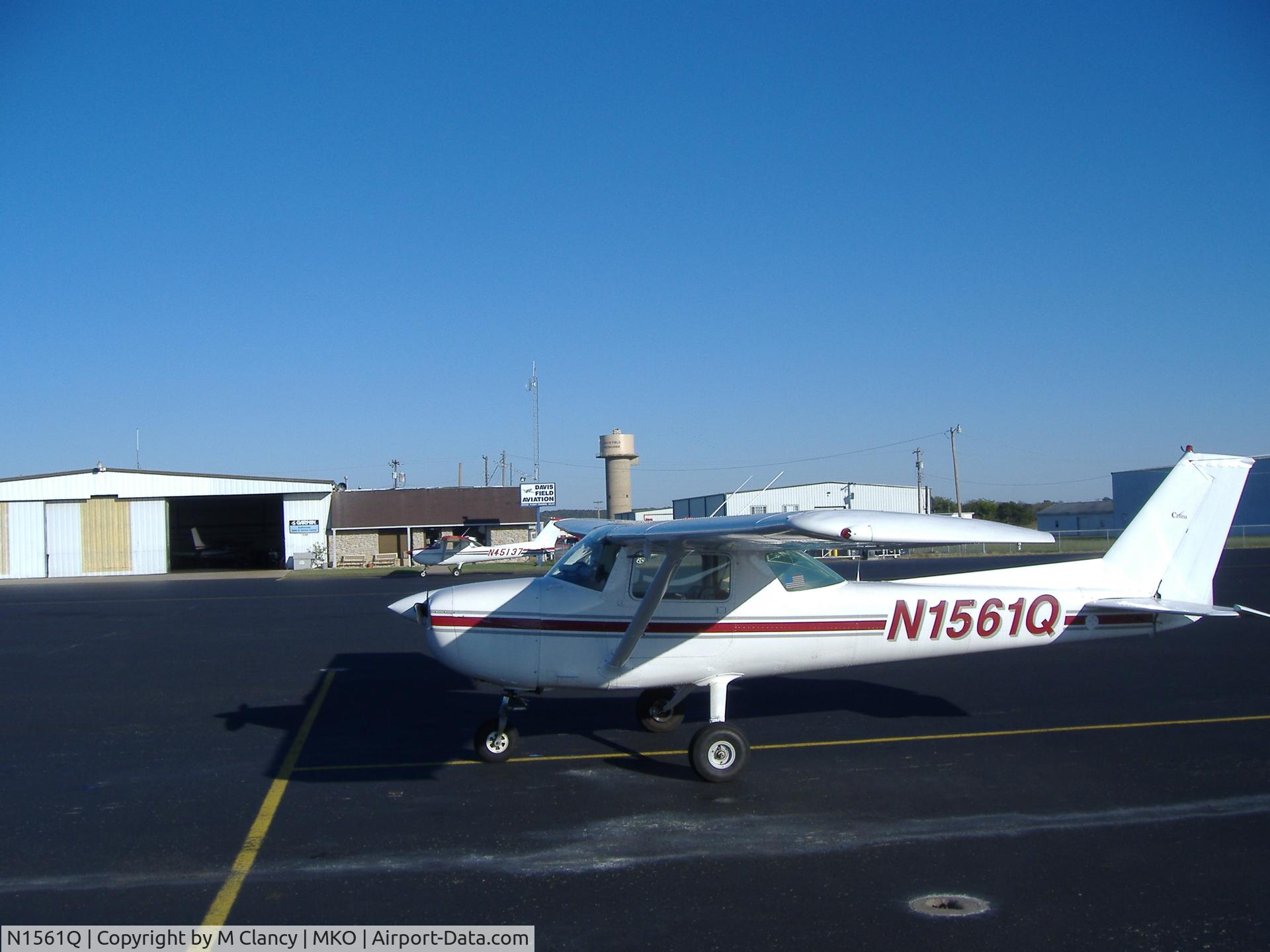 N1561Q, 1971 Cessna 150L C/N 15072861, C-150L at MKO in Oct 2006
