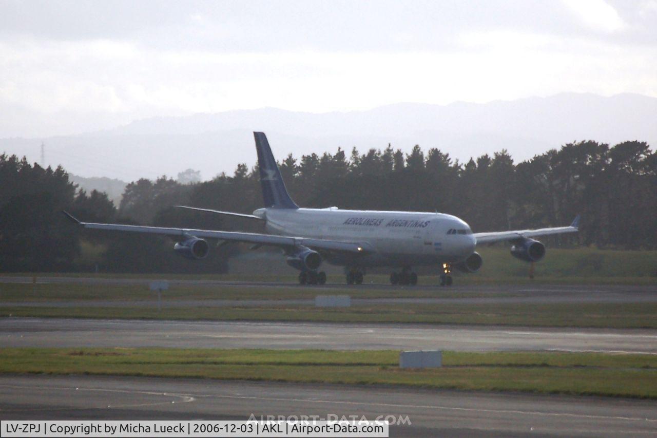 LV-ZPJ, 1994 Airbus A340-211 C/N 074, on the take-off run
