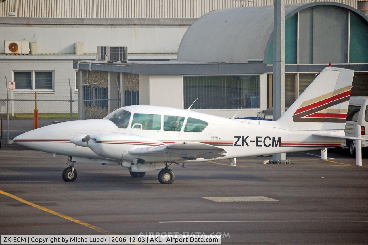 ZK-ECM, Piper PA-23-250 Aztec C/N 27-8154001, parked at Auckland