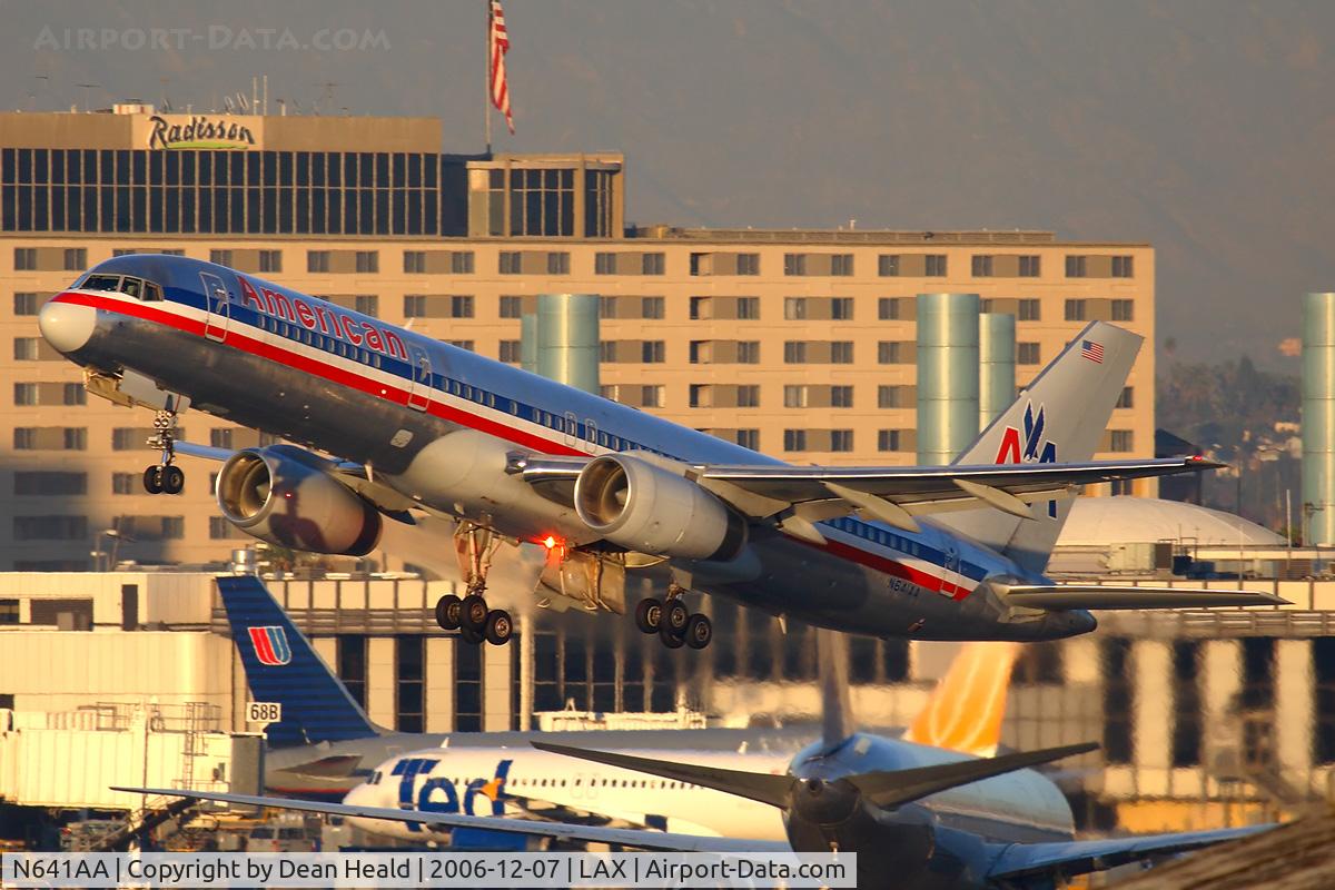 N641AA, 1991 Boeing 757-223 C/N 24599, American Airlines N641AA (FLT AAL264) climbing out from RWY 25R enroute to Boston Logan Int'l (KBOS).