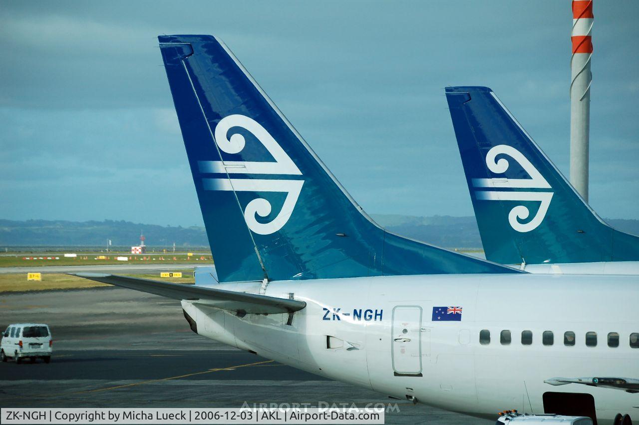 ZK-NGH, 1999 Boeing 737-319 C/N 25607, you just gotta love Air NZ's koru tail