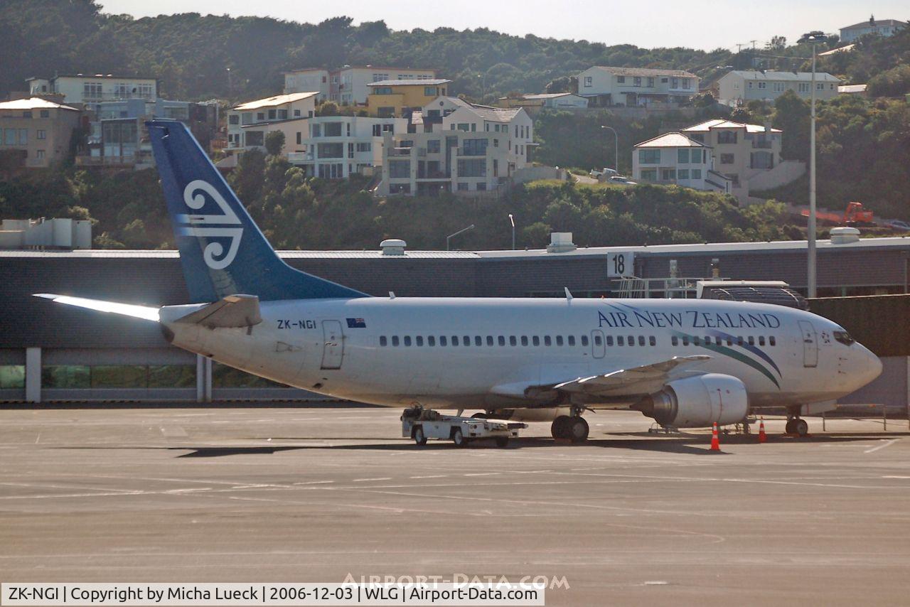 ZK-NGI, 1999 Boeing 737-319 C/N 25608, In Wellington
