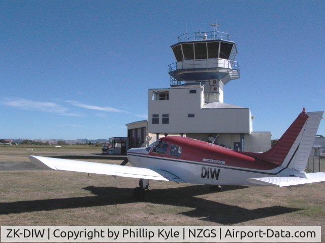 ZK-DIW, 1973 Piper PA-28-140 Cherokee Cruiser C/N 28-7425008, Zk DIW at Gisborne