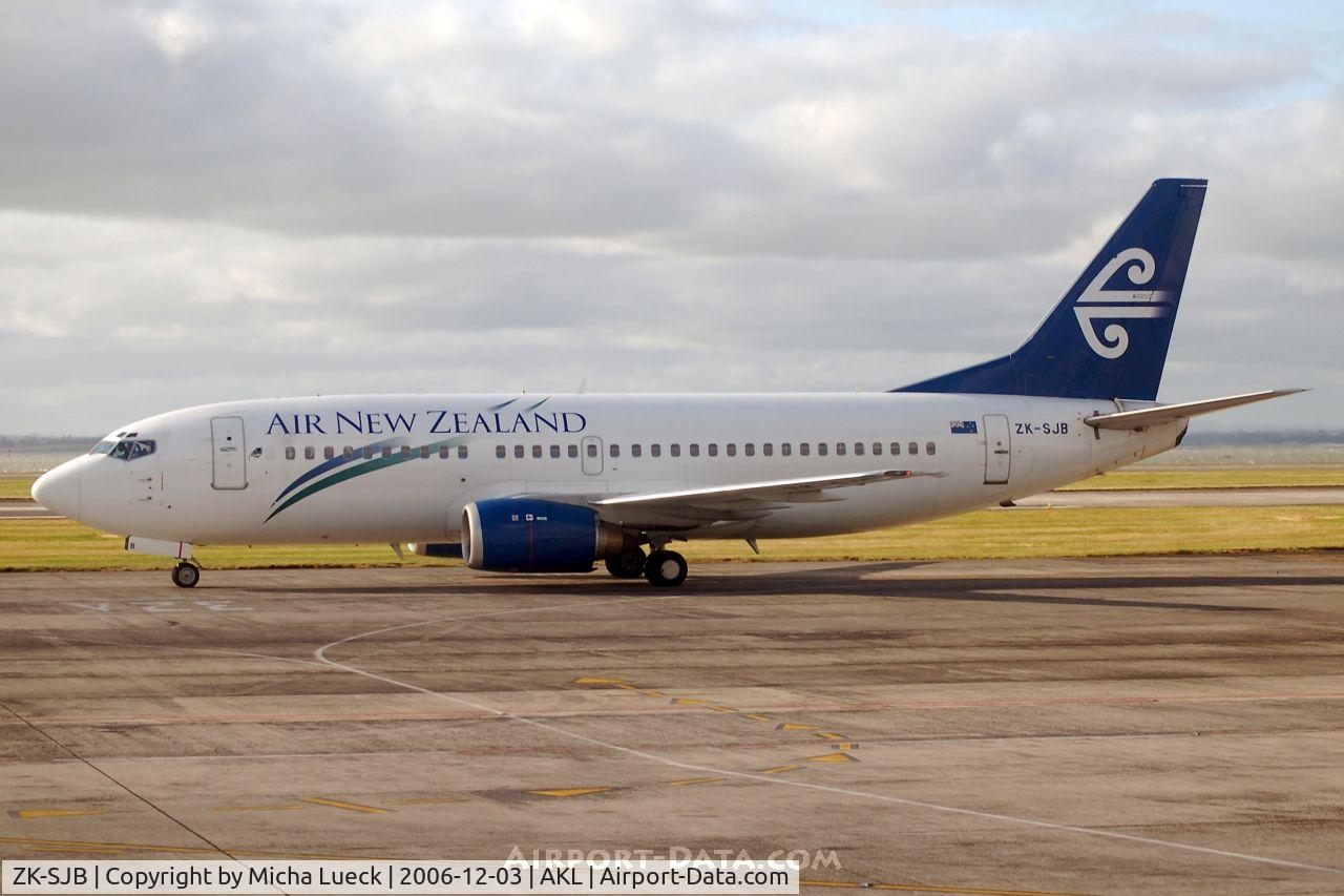 ZK-SJB, 1997 Boeing 737-33R C/N 28868, Arriving in Auckland
