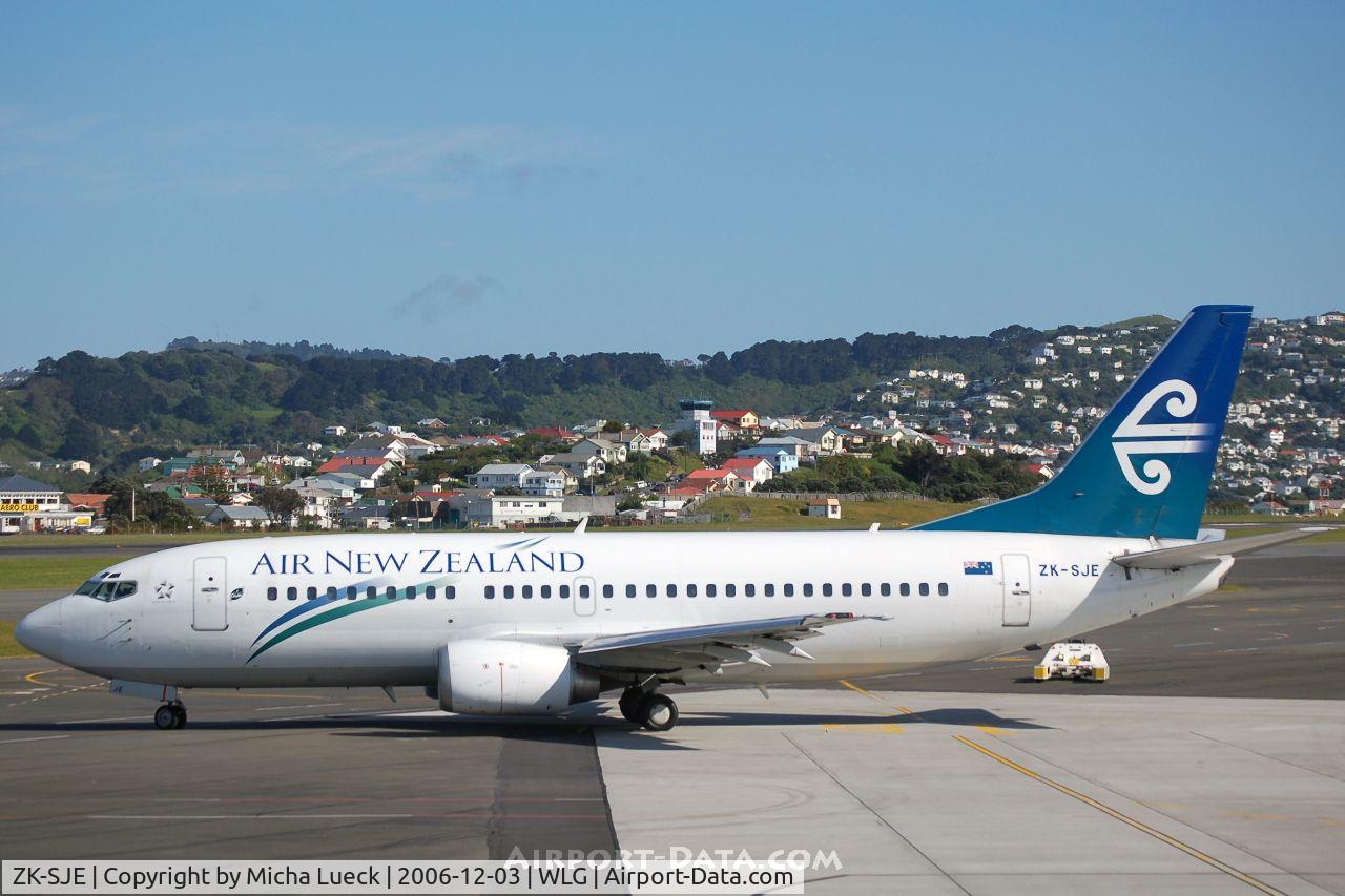 ZK-SJE, 1995 Boeing 737-3K2 C/N 27635, Taxiing to the runway
