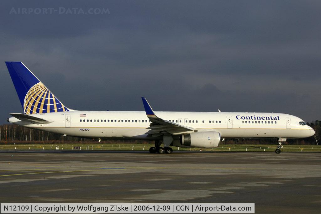 N12109, 1994 Boeing 757-224 C/N 27299, visitor