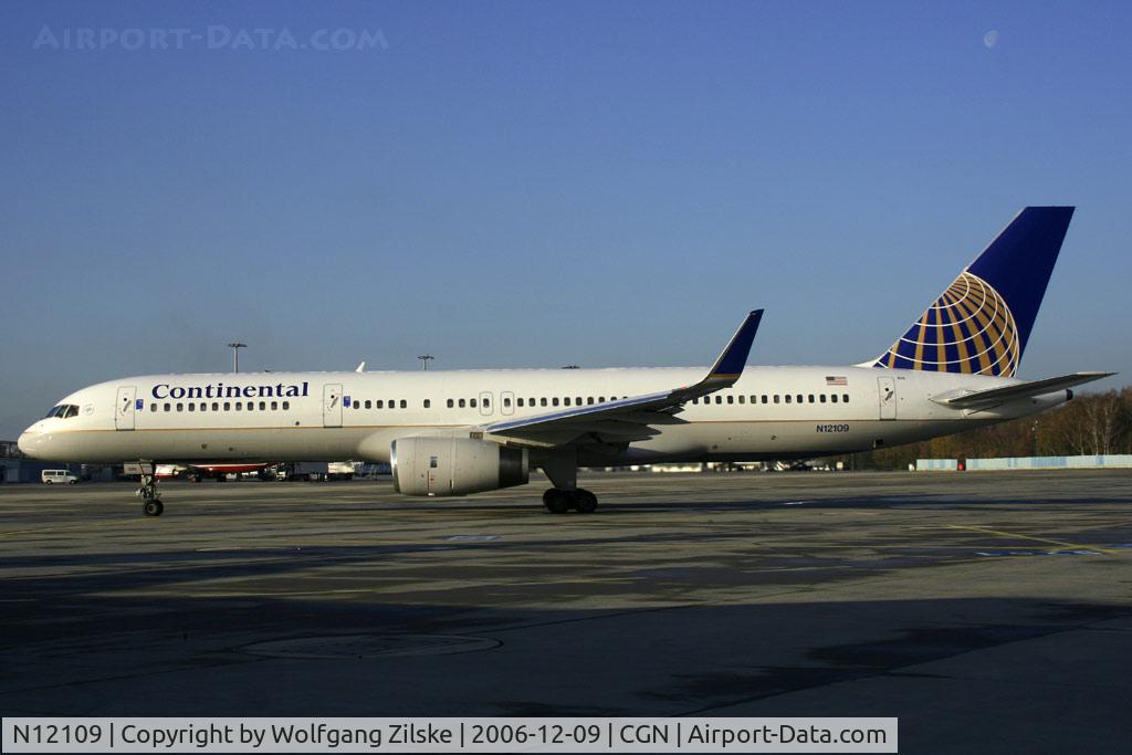 N12109, 1994 Boeing 757-224 C/N 27299, visitor