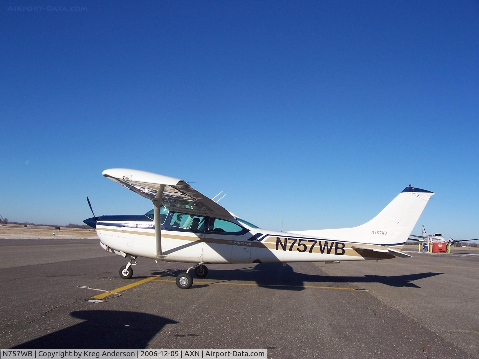 N757WB, 1979 Cessna TR182 Turbo Skylane RG C/N R18201269, On the lone