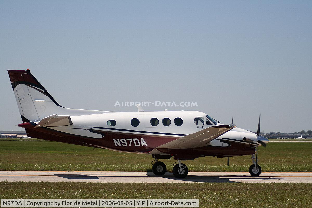 N97DA, Raytheon Aircraft Company C90A C/N LJ1755, King Air 90